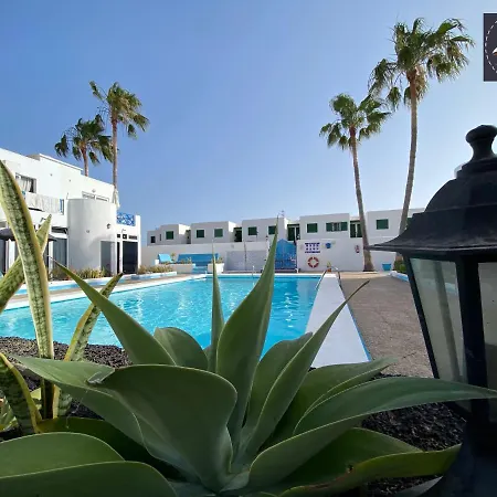 Vanessa Puerto Del Carmen *