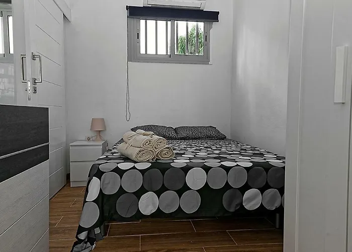 Vanessa Puerto Del Carmen *